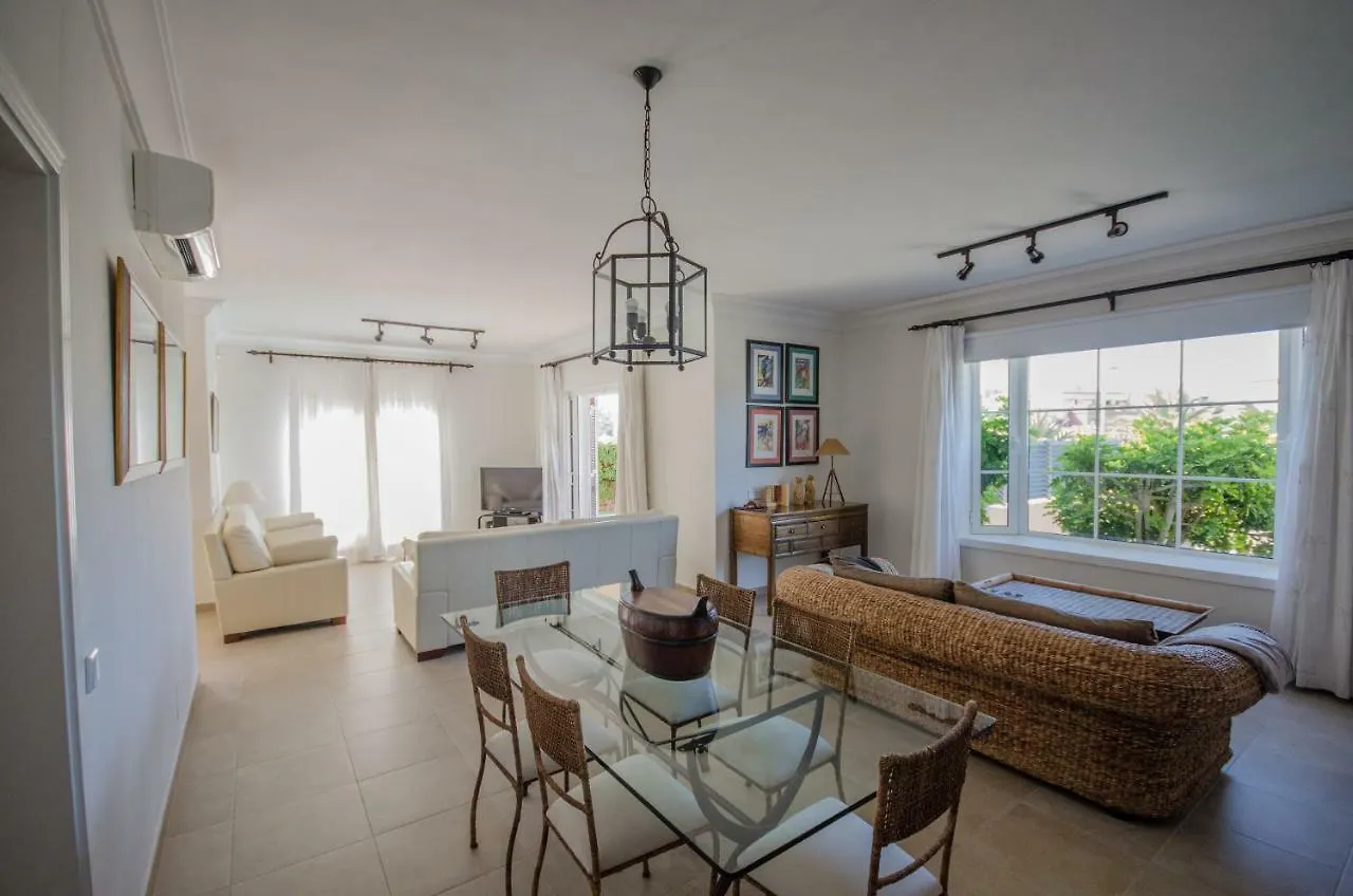 Villa Meloneras 0*,